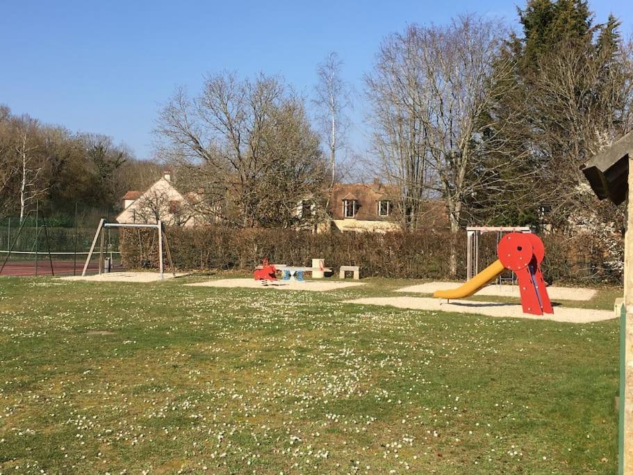 La Celle-les-Bordes Gite D'Etape Du Tilleul, 4-8 Personnes מראה חיצוני תמונה